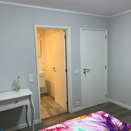 Apartamento Qian Avenida Republica * Βίλα Νόβα ντε Γκάια